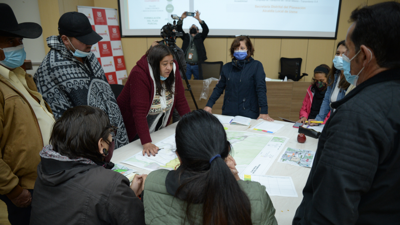 encuentro con líderes de la comunidad