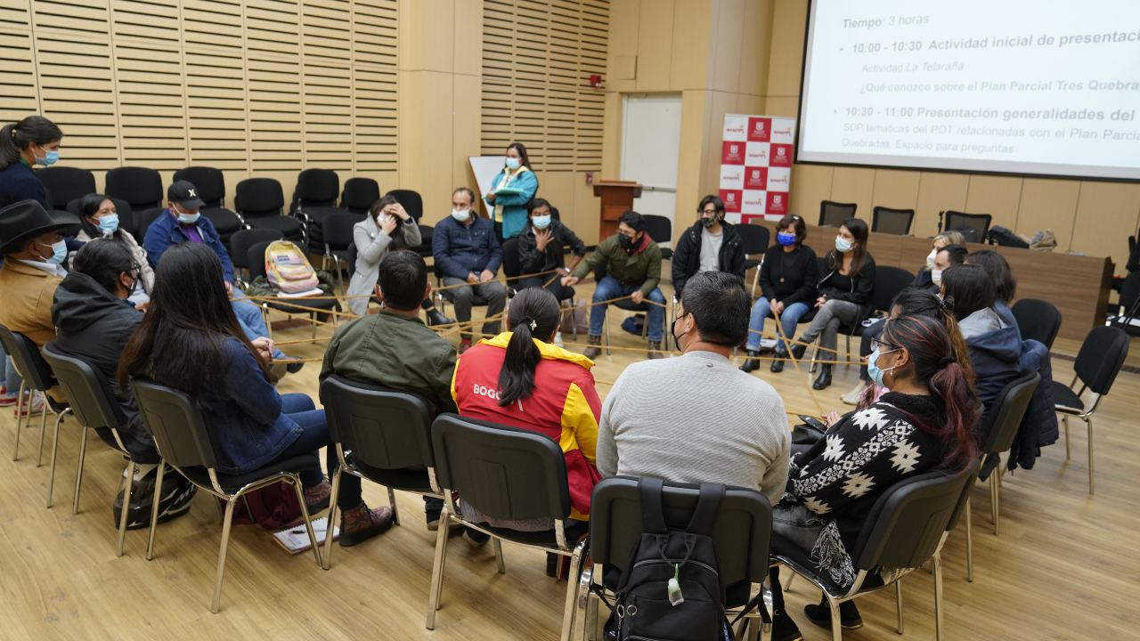 Líderes de la comunidad de Usme inician un nuevo diálogo con la ERU