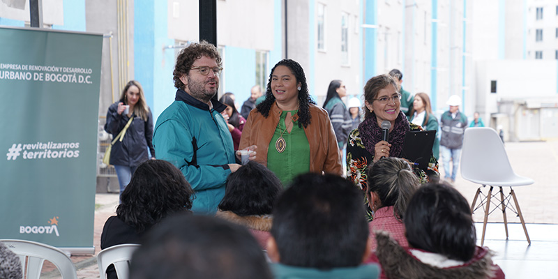 Entrega de Viviendas de Interés Prioritario en Usme beneficia a madres  y padres cabeza de hogar 