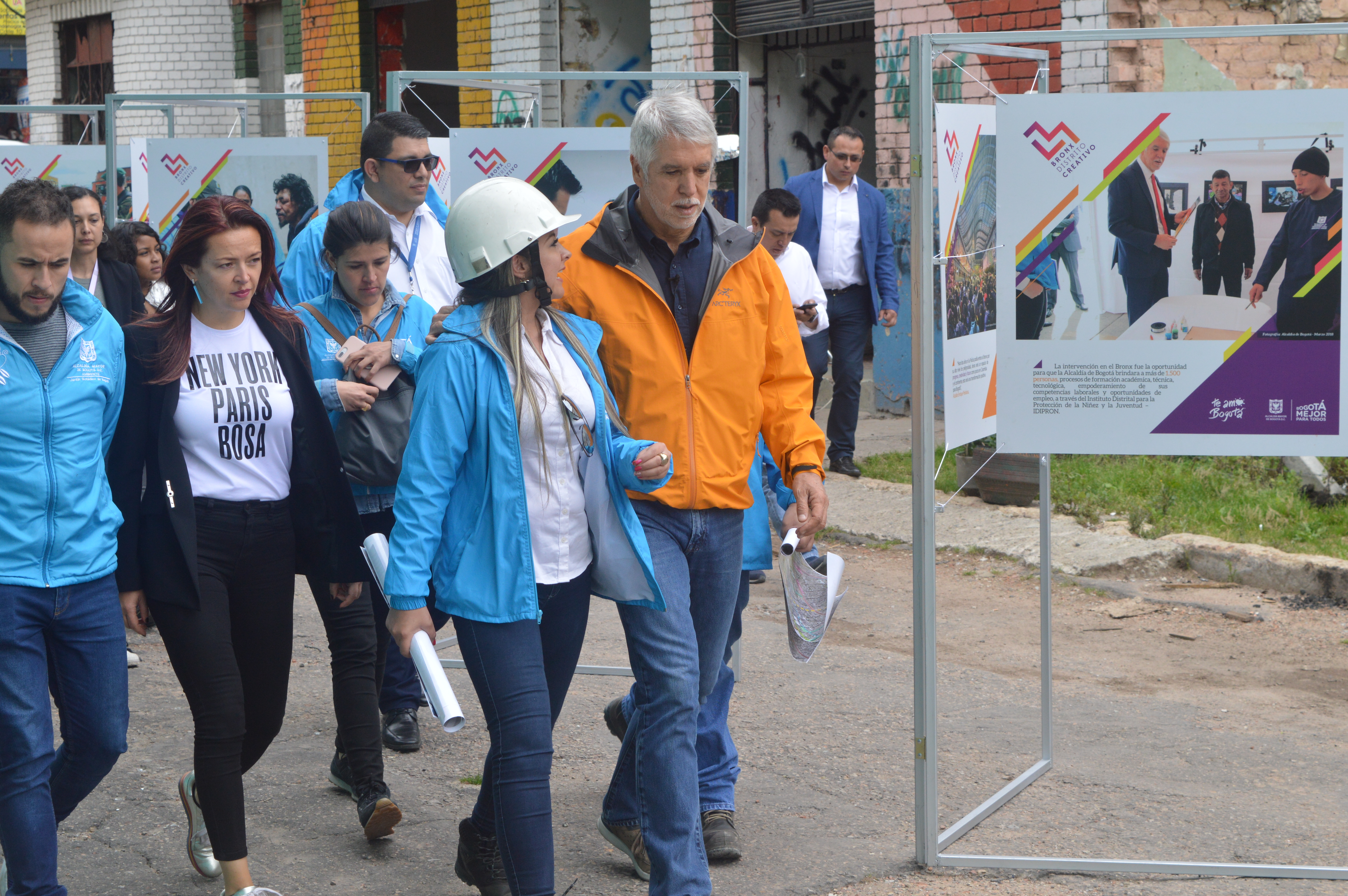 Alcalde Enrique Peñalosa participando de la intervención en el Bronx