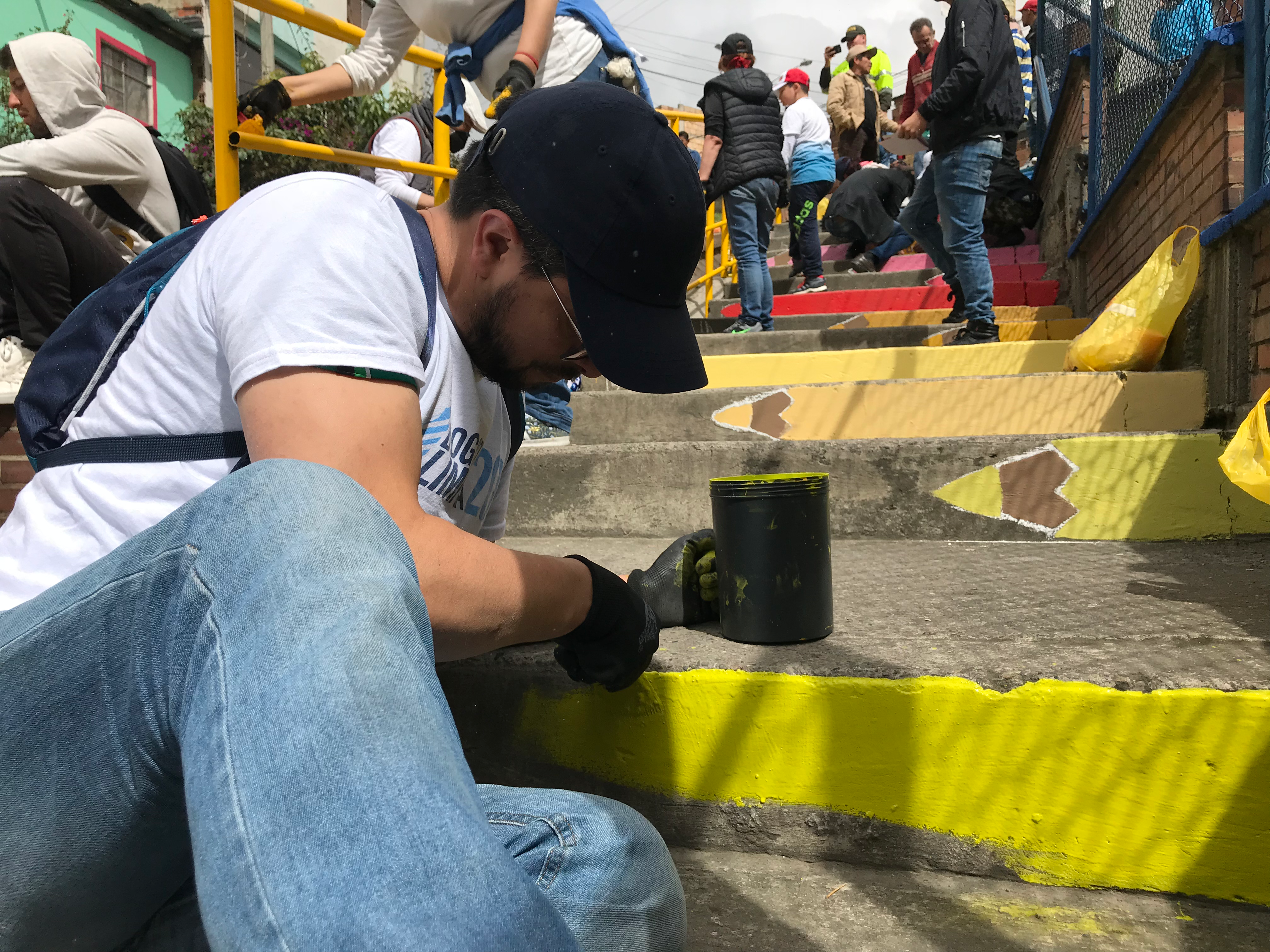 Habitantes del sector participando de la campaña